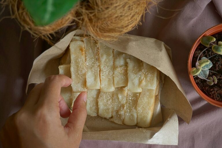 kue pancong , surabi angin, rangin. Imagem ilustrativa para Lanche de Mandioca Super Macio: Uma Receita Irresistível!.