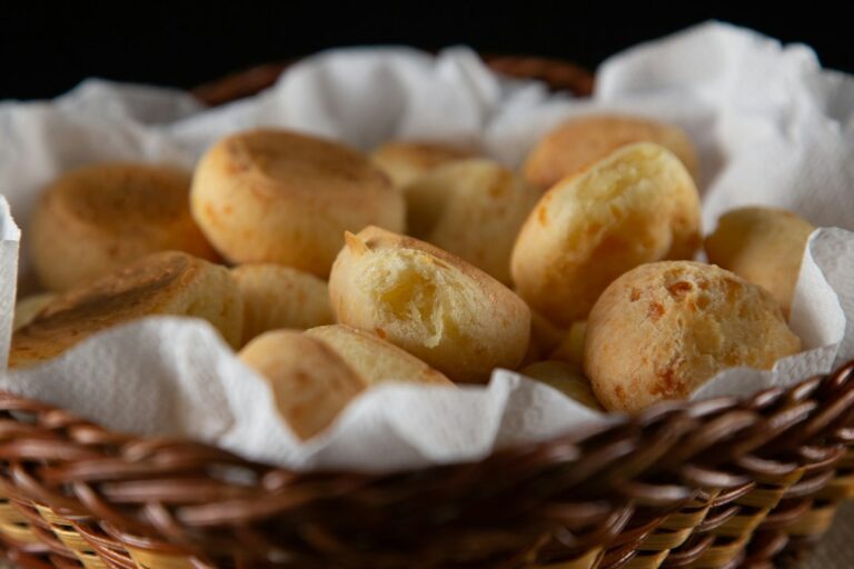 Um café da manhã que impõe respeito. Imagem ilustrativa para Pão de Queijo Delícia.