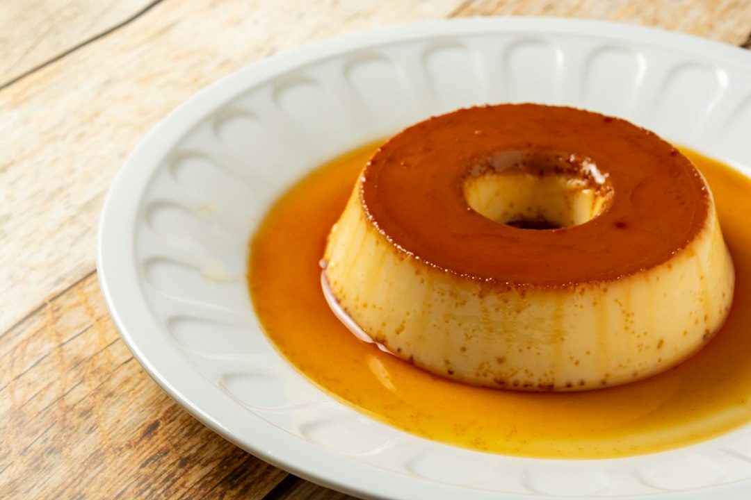 Pudim de Leite Condensado sem Furinhos: Receita Perfeita e Cremosa pronto para servir